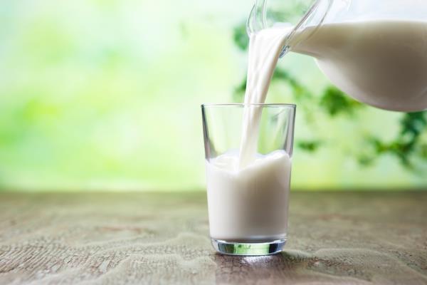 Drinking cows milk during adolescence increases prostate cancer risk